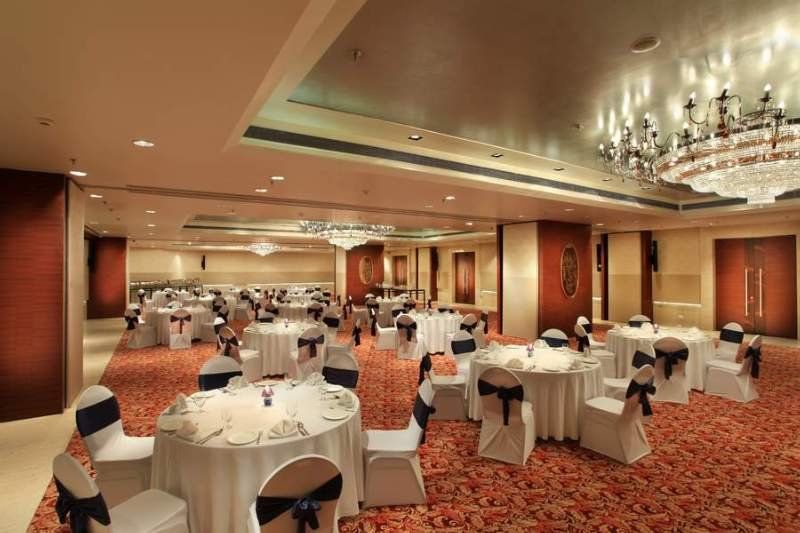 Hotel Mahagun Sarovar Portico Ghaziabad